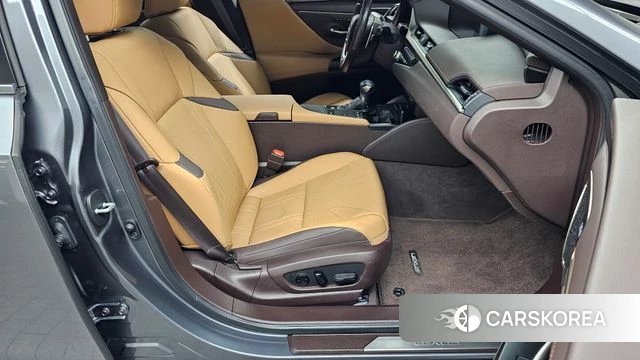 Lexus ES300h 7th generation id 4609260 из Кореи 18