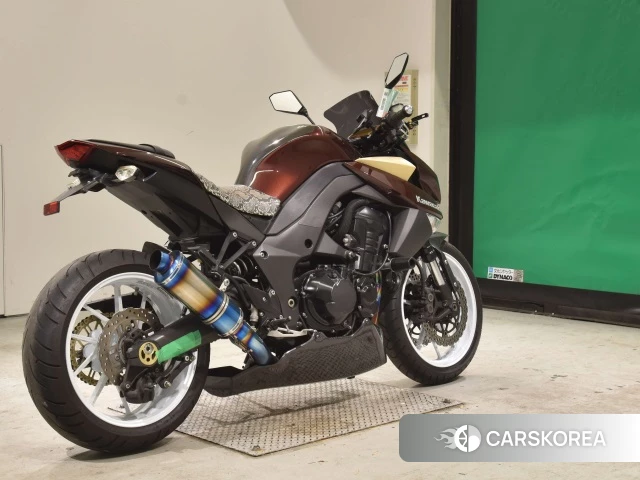 Проданный Kawasaki Z1000 2010 из Японии