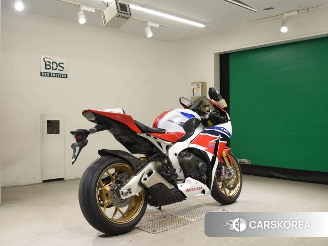 Проданный Honda CBR1000RR 2014 из Японии, фото 2