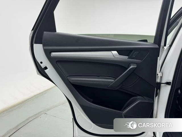 Audi Q5L id 4257311 из Китая 18