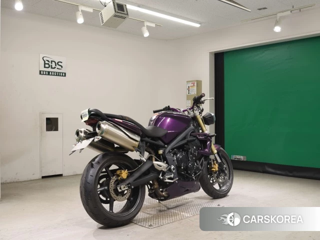 Проданный Triumph STREET TRIPLE 2012 из Японии, фото 2