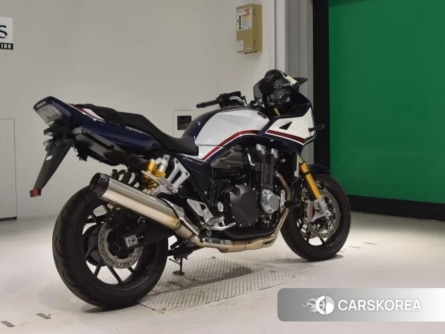 Проданный Honda CB1300SF BOLDOR SP 2022 из Японии, фото 2