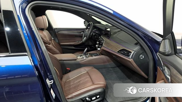 BMW 5 Series (G30) id 4338897 из Кореи 18