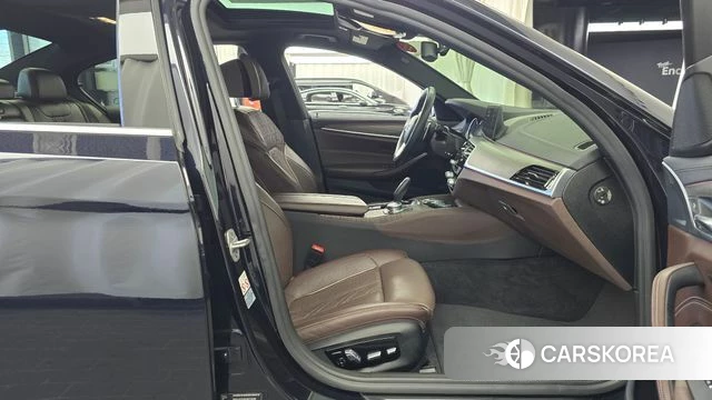 BMW 5 Series (G30) id 4918950 из Кореи 18