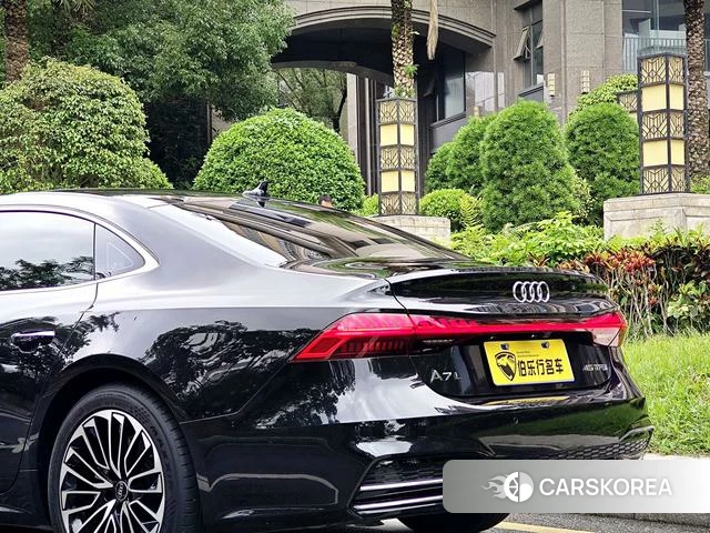 Audi A7L id 4335345 из Китая 18
