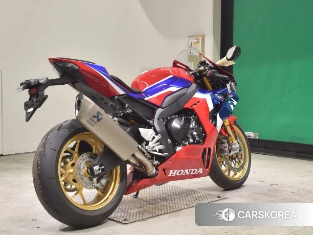 Проданный Honda CBR1000RR-R FIREBLADE 2024 из Японии, фото 2