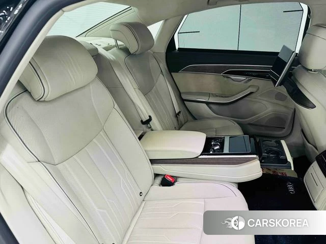 Audi A8 id 4273612 из Китая 18