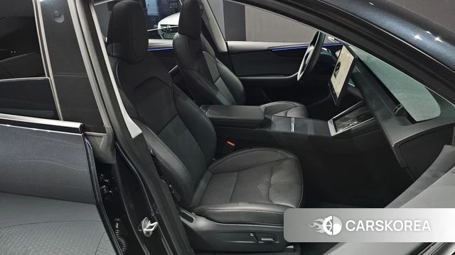 Tesla Model Y id 4468391 из Кореи 18