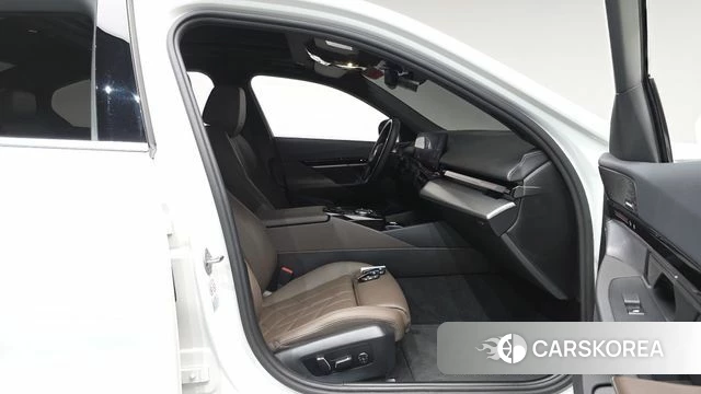 BMW 5 Series (G60) id 4749231 из Кореи 18