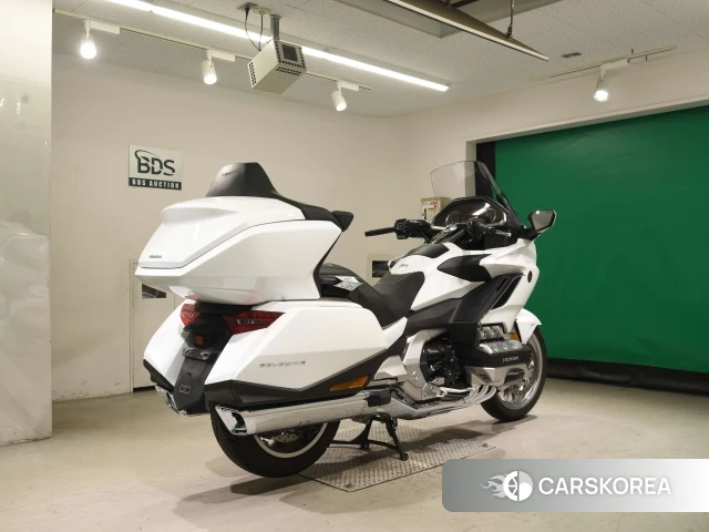 Проданный Honda GL1800 TOUR DCT 2023 из Японии, фото 2