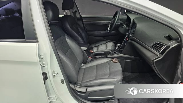 Hyundai Avante AD id 4610548 из Кореи 18