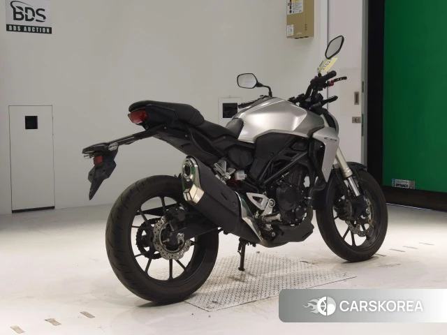 Проданный Honda CB250R 2018 из Японии, фото 2