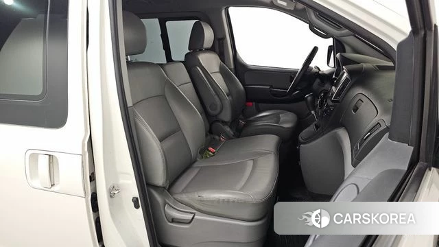 Hyundai The New Grand Starex id 4446854 из Кореи 18