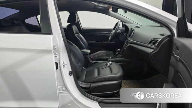 Hyundai Avante AD id 4530964 из Кореи 18
