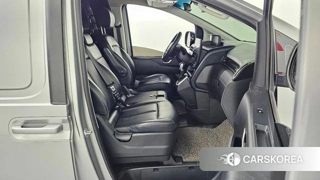 Hyundai Staria id 4224402 из Кореи 18