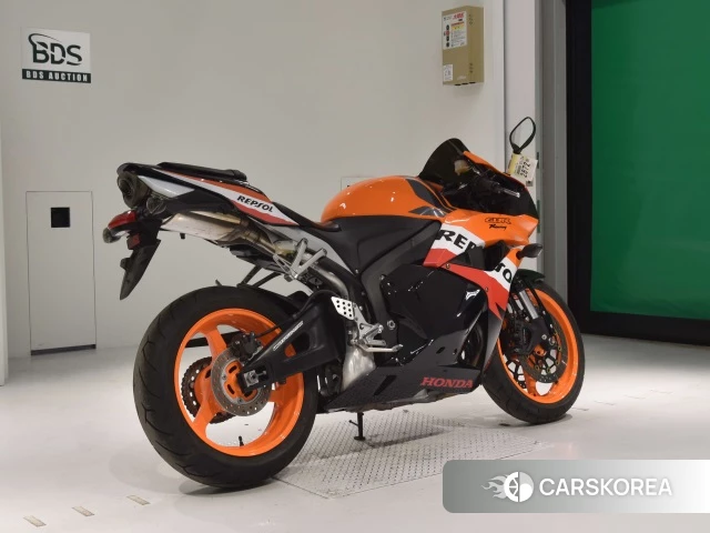 Проданный Honda CBR600RR 2010 из Японии, фото 2