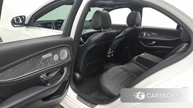 Mercedes-Benz E-Class W213 id 4671892 из Кореи 18