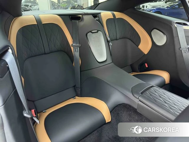 Aston Martin DB12 id 4182520 из Китая 18