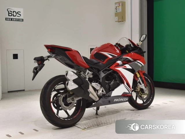 Проданный Honda CBR250RR ABS 2017 из Японии, фото 2