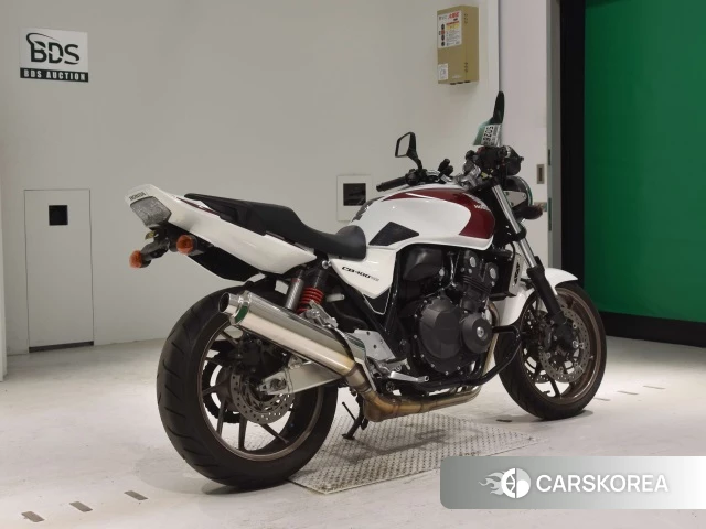 Проданный Honda CB400SF 2018 из Японии, фото 2