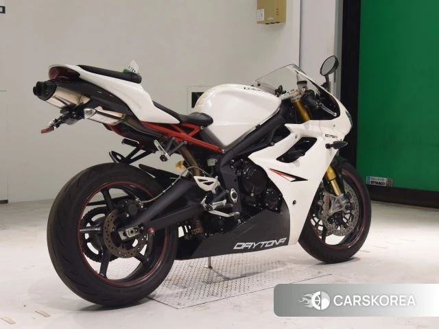 Проданный Triumph DAYTONA 675R 2012 из Японии, фото 2