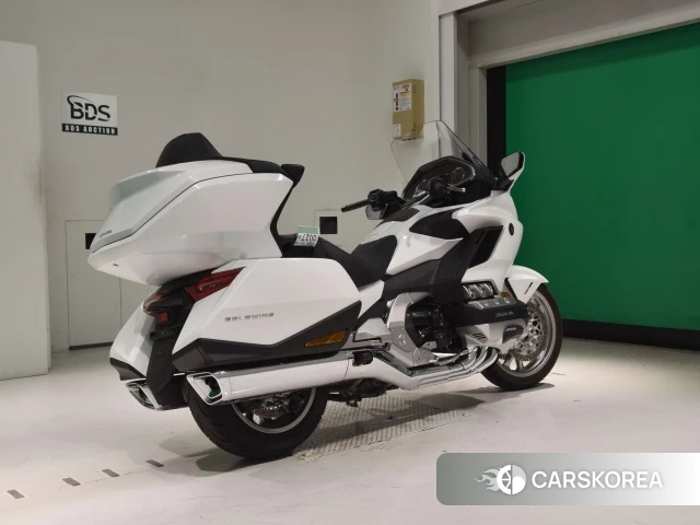 Проданный Honda GL1800 TOUR DCT 2022 из Японии, фото 2