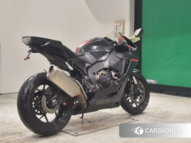 Проданный Honda CBR1000RR 2019 из Японии, фото 2