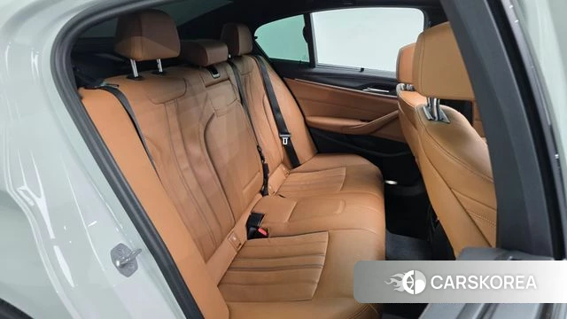 BMW 5 Series (G30) id 4329893 из Кореи 18
