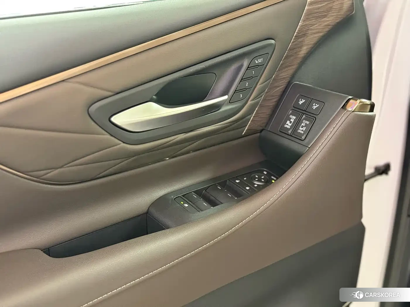 Toyota Alphard id 4547225 из Китая 18