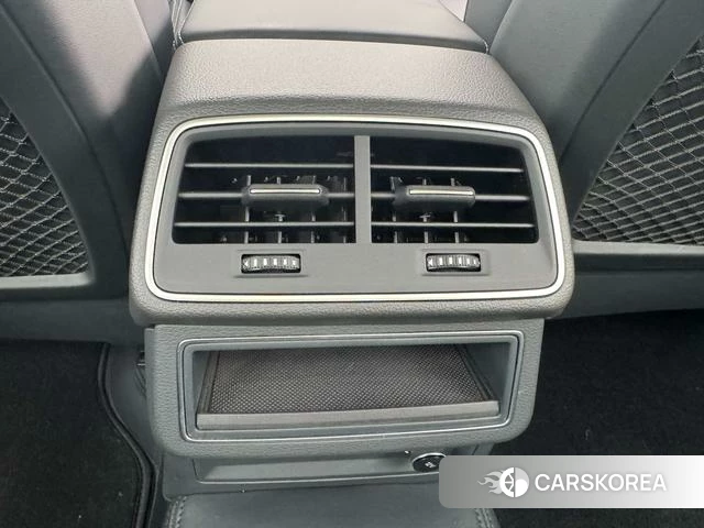 Audi A6L id 4190487 из Китая 18