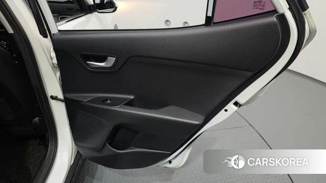 Kia Stonic id 4906716 из Кореи 18