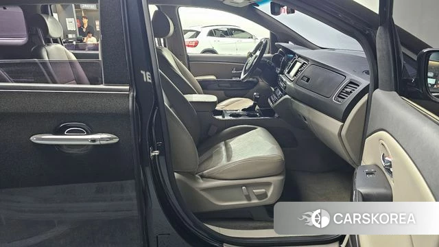 Kia The New Carnival id 4251392 из Кореи 18