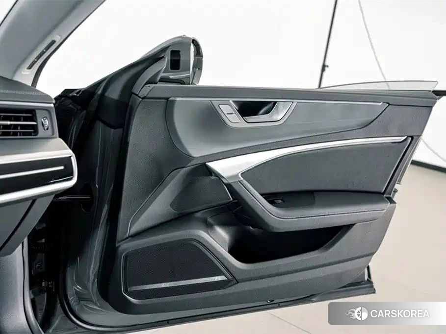 Audi A7L id 4669396 из Китая 18