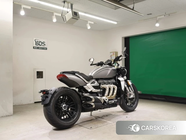 Проданный Triumph ROCKET 3 R 2023 из Японии, фото 2