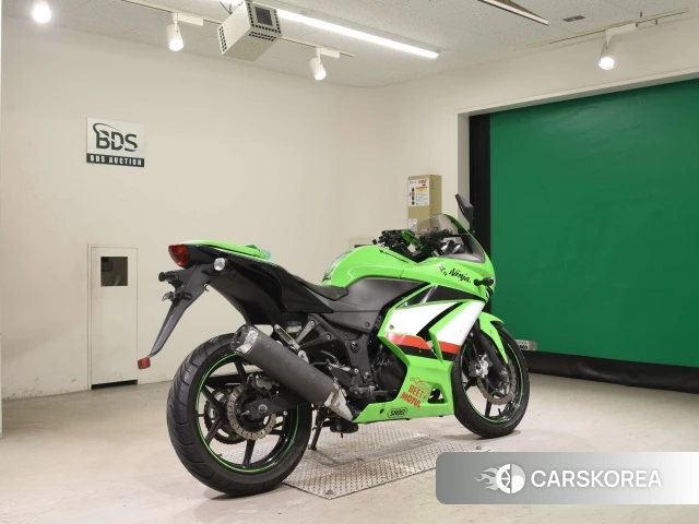 Проданный Kawasaki NINJA 250R 2011 из Японии, фото 2