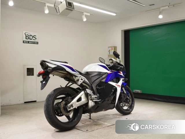 Проданный Honda CBR600RR 2011 из Японии, фото 2