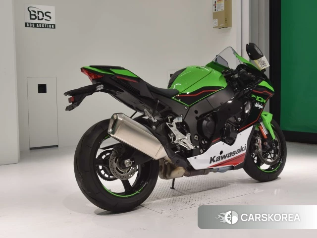 Проданный Kawasaki ZX-10R NINJA ABS 2022 из Японии, фото 2