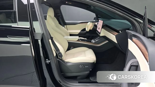 Tesla Model X id 4853369 из Кореи 18