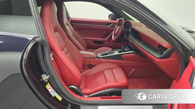 Porsche 911(992) id 4675047 из Кореи 18