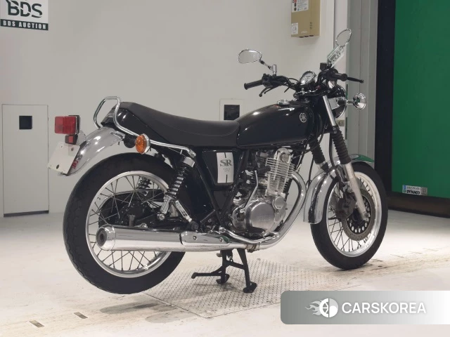 Проданный Yamaha SR400 2019 из Японии