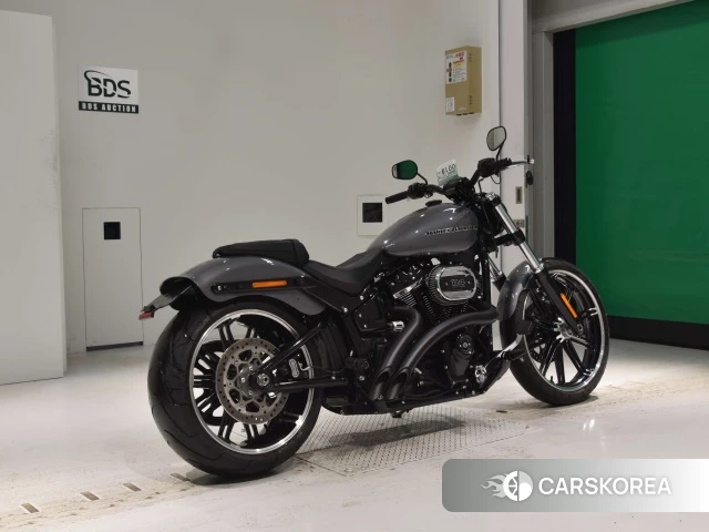 Проданный Harley-Davidson Softail Breakout FXBRS1868 2021 из Японии, фото 2