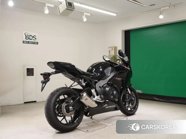 Проданный Honda CBR1000RR 2013 из Японии, фото 2