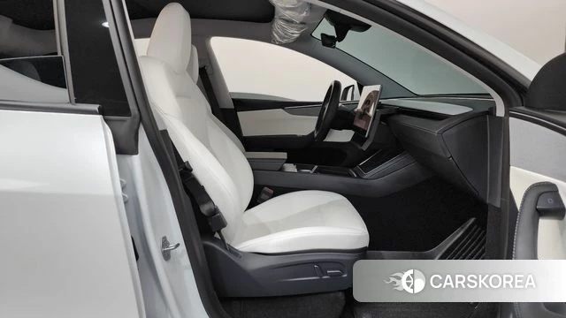 Tesla Model Y id 4847248 из Кореи 18