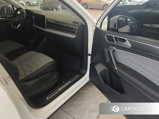Volkswagen Tiguan L id 4321335 из Китая 18