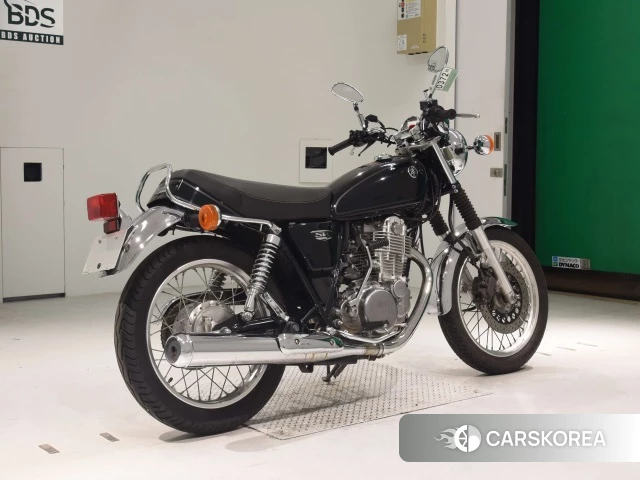 Проданный Yamaha SR 400 2017 из Японии, фото 2