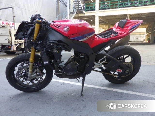 Honda CBR1000RR-R FIREBLADE SP id 3950005 из Японии 17