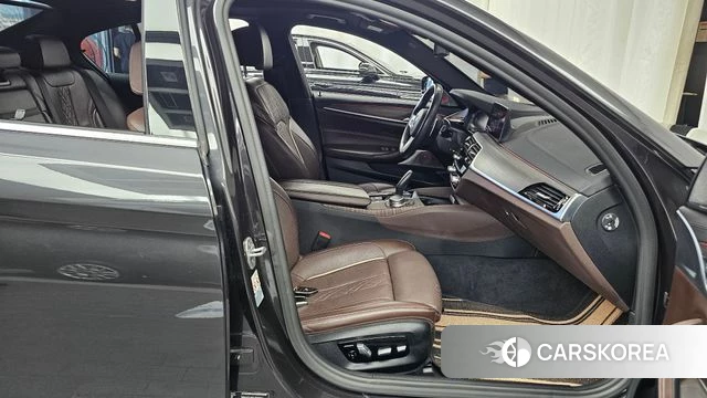 BMW 5 Series (G30) id 4918437 из Кореи 18