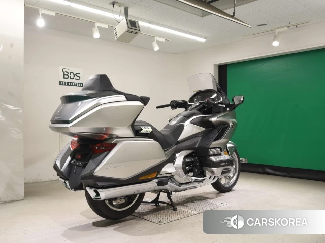 Проданный Honda GL1800 TOUR DCT 2024 из Японии, фото 2