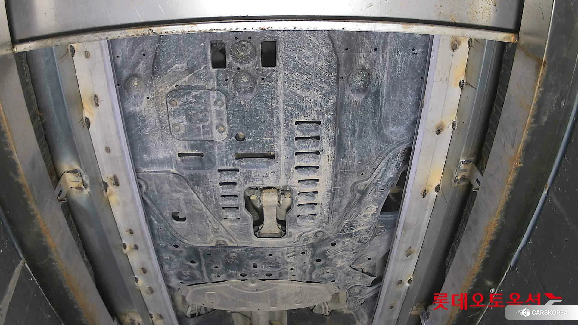 Kia Carnival id 3888402 из Кореи 18