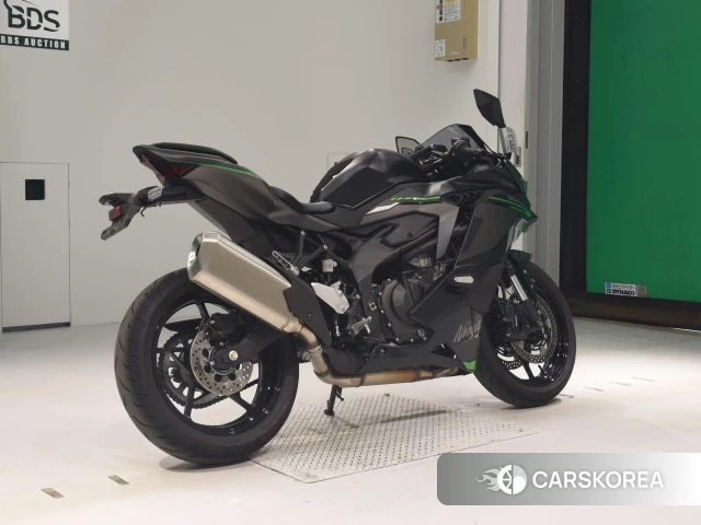 Проданный Kawasaki ZX-4R SE 2024 из Японии, фото 2